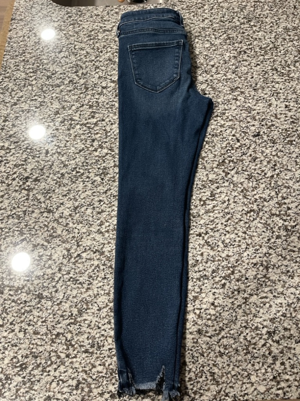 Old Navy Dark Wash Skinny Jeans with Frayed Hem - Picture 5 of 16